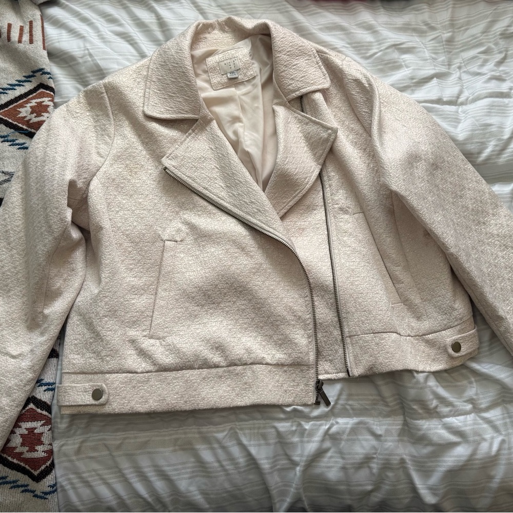 Ivory Jacket with Gold Sparkle Detail Size XXL